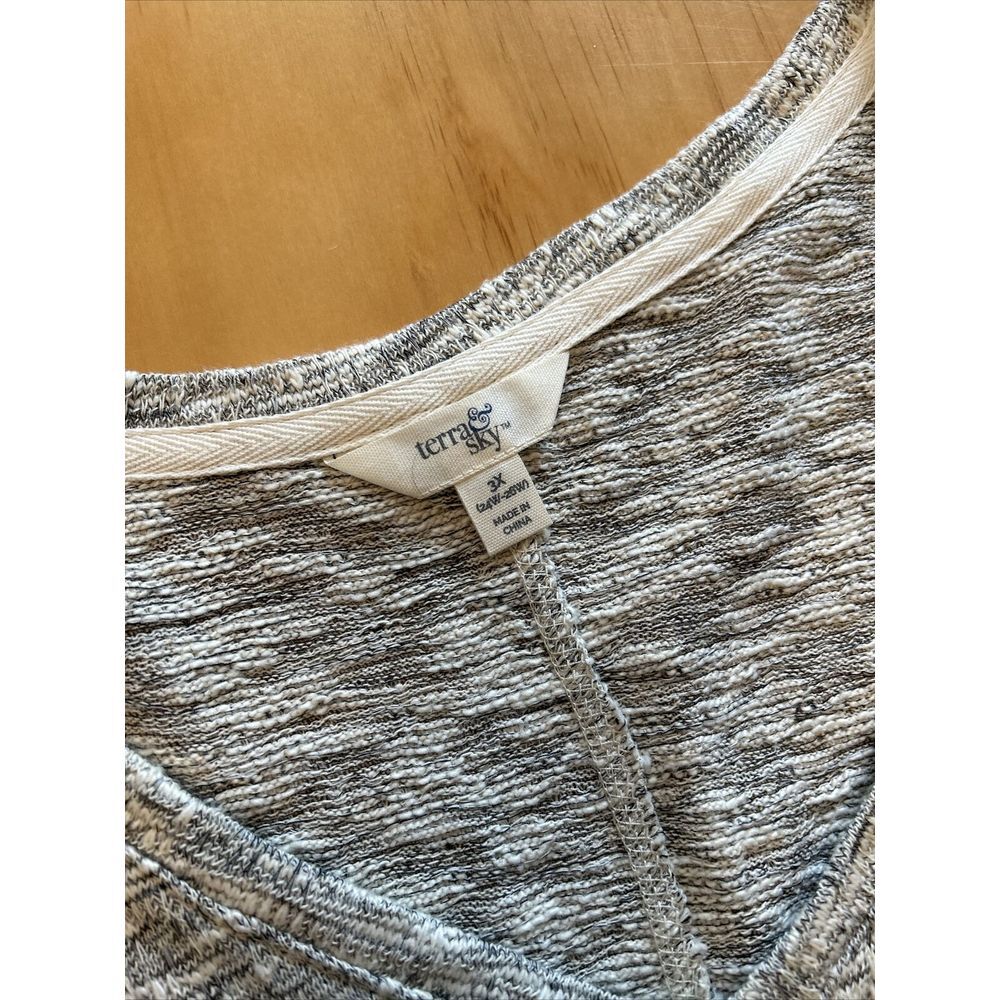 Terra & Sky Plus Size Gray White Cap Sleeve Blouse Women's Size 3X - Picture 8 of 8